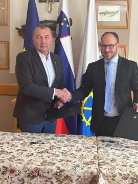 Podpis sporazuma o sofinanciranju prenove dveh odsekov regionalne ceste na relaciji Soteska – Novo mesto 1